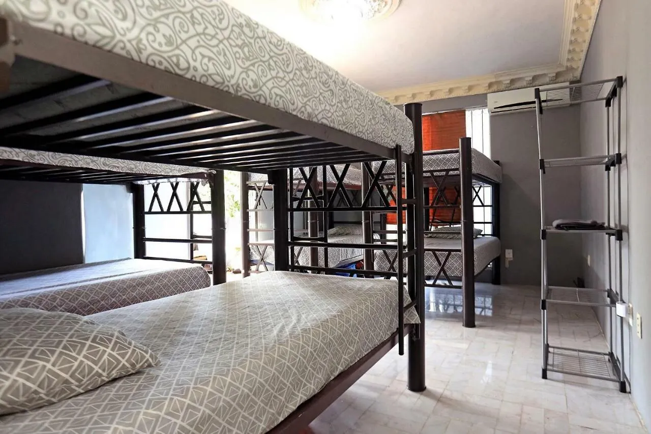 Indigo Cancun Hostel
