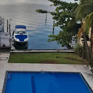 Hostel Large Penthouse On Lagoon, Fantastic Views, Across From, Cancun