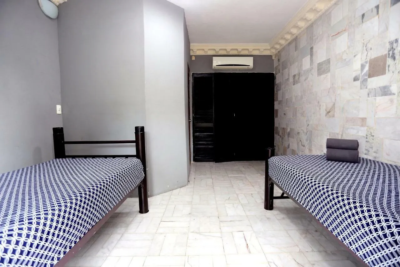 Indigo Cancun Hostel